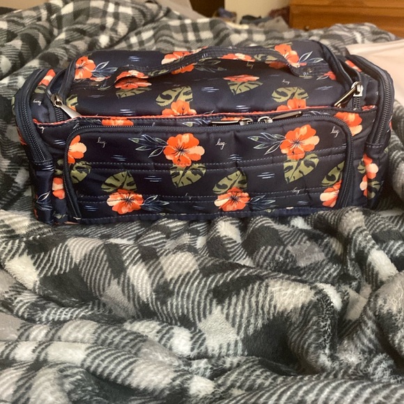 Excellent Condition!! - Lug Trolley in Aloha Navy!! Sold out print for this item - Picture 2 of 5